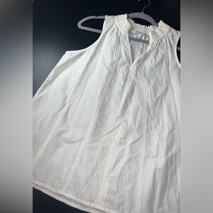 Elizabeth And James Women’s Sleeveless Blouse Size Small EUC